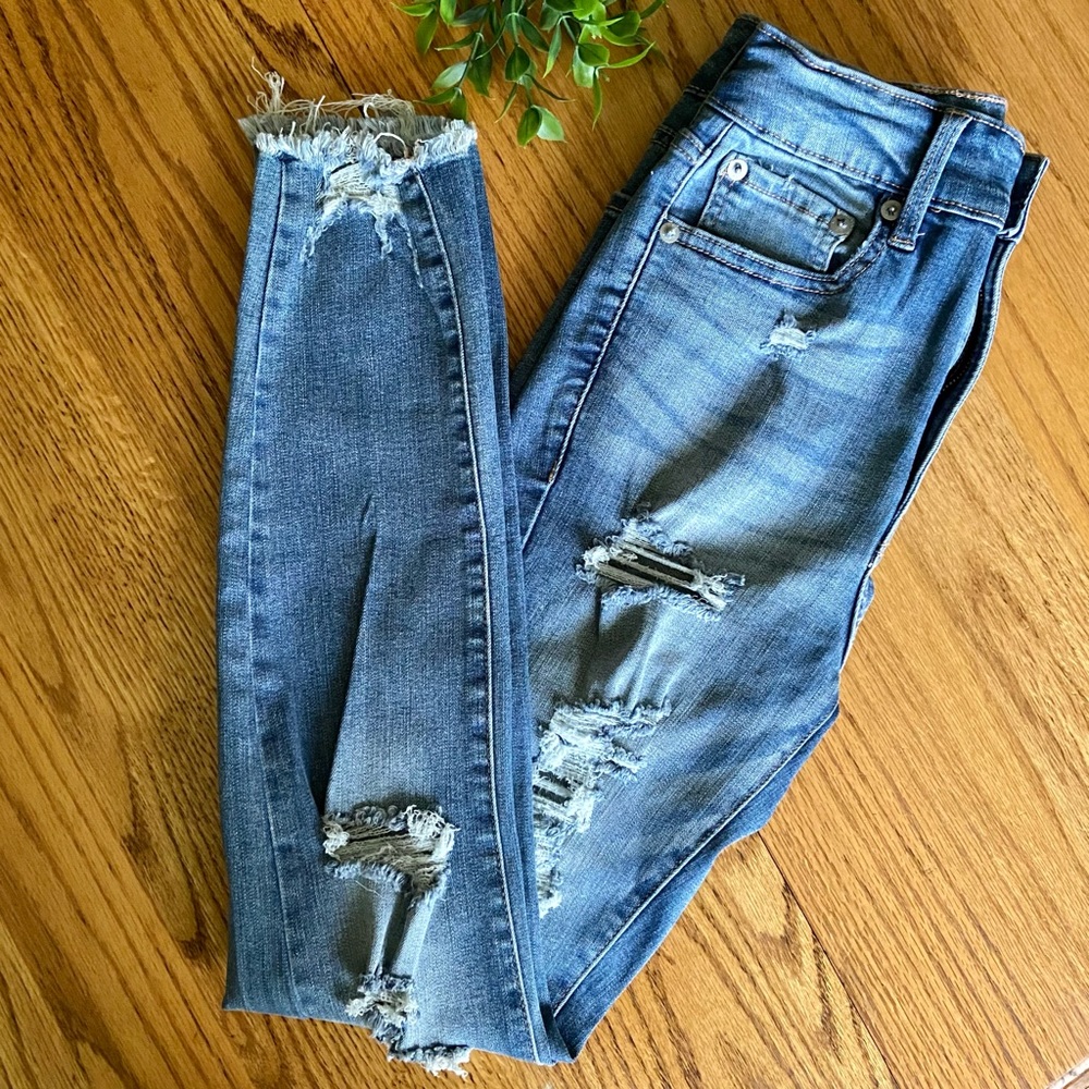 Aeropostale High Rise distressed jeggings size 6